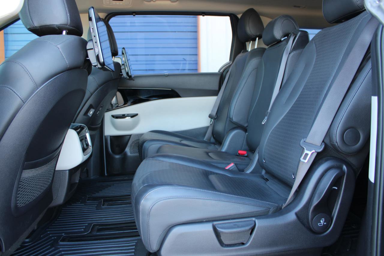 Used 2024 Kia Carnival SX Prestige image 41