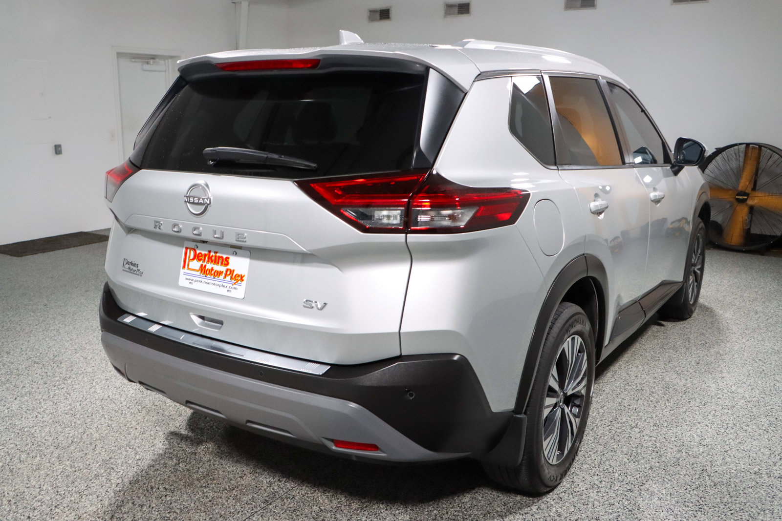 Used 2022 Nissan Rogue SV w/ SV Premium Package FWD image 7
