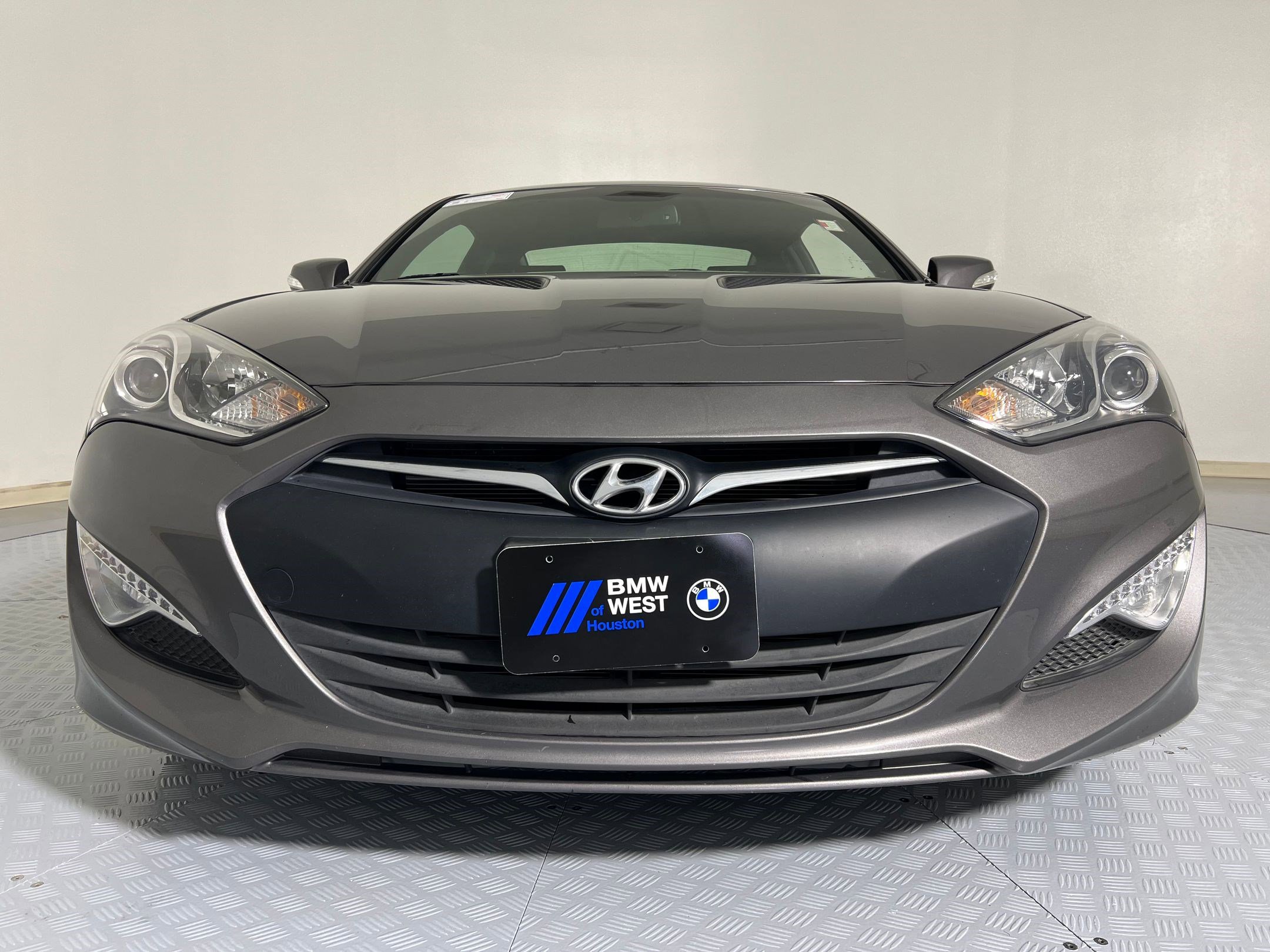 Used 2013 Hyundai Genesis 3.8 image 6