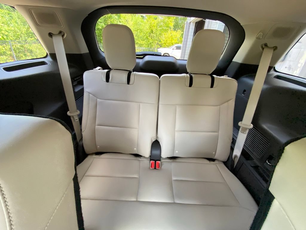 Used 2023 Ford Explorer Platinum w/ Technology Package AWD/4WD image 36