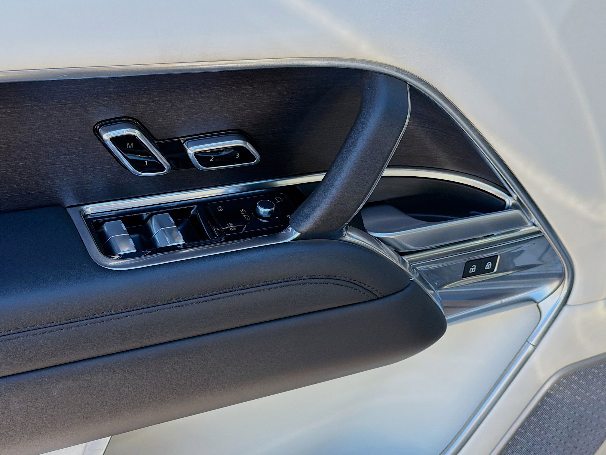 Used 2024 Land Rover Range Rover Autobiography AWD/4WD image 23