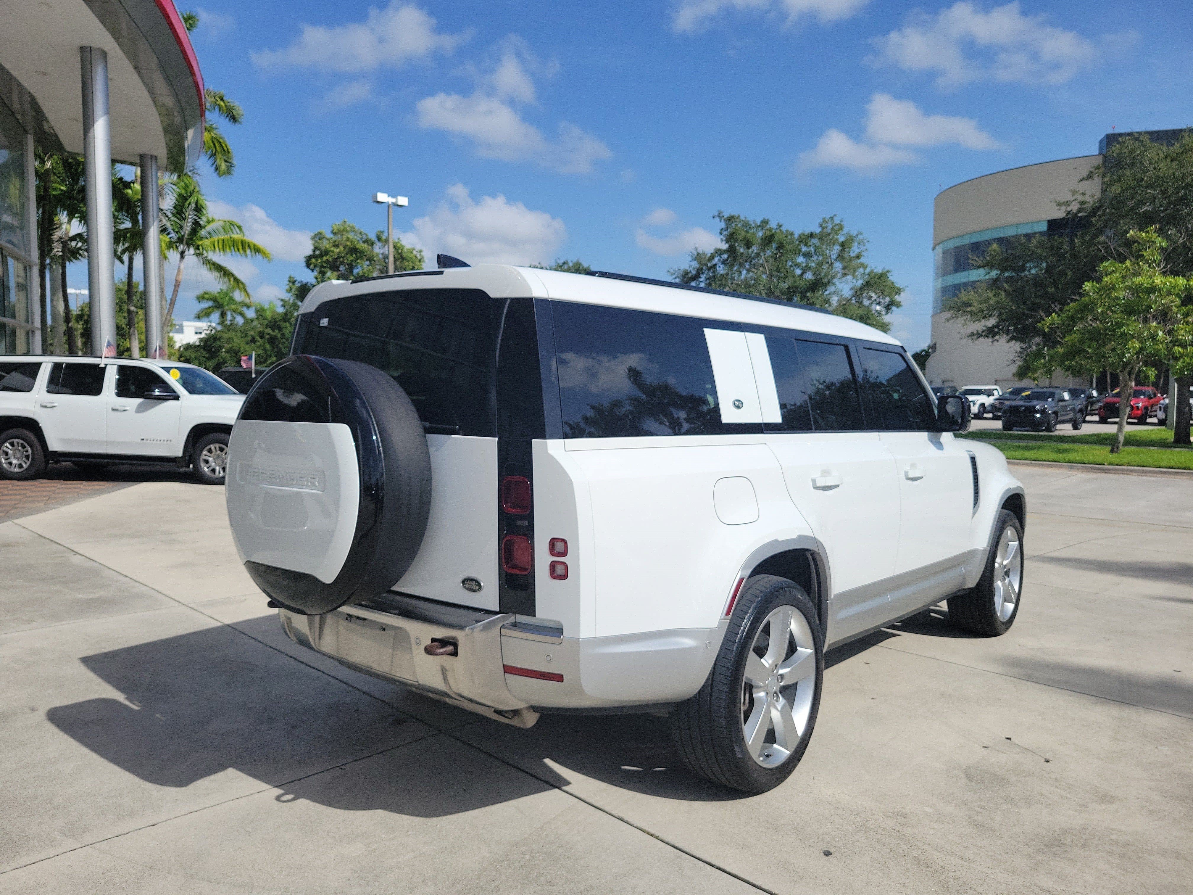 Used 2023 Land Rover Defender 130 First Edition AWD/4WD image 7