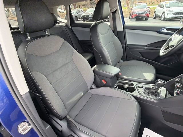 Used 2022 Volkswagen Taos SE image 27