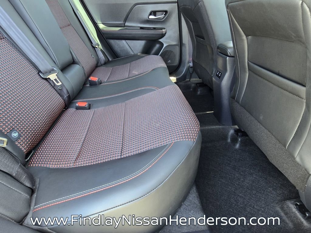 Used 2025 Nissan Kicks SR AWD/4WD image 14