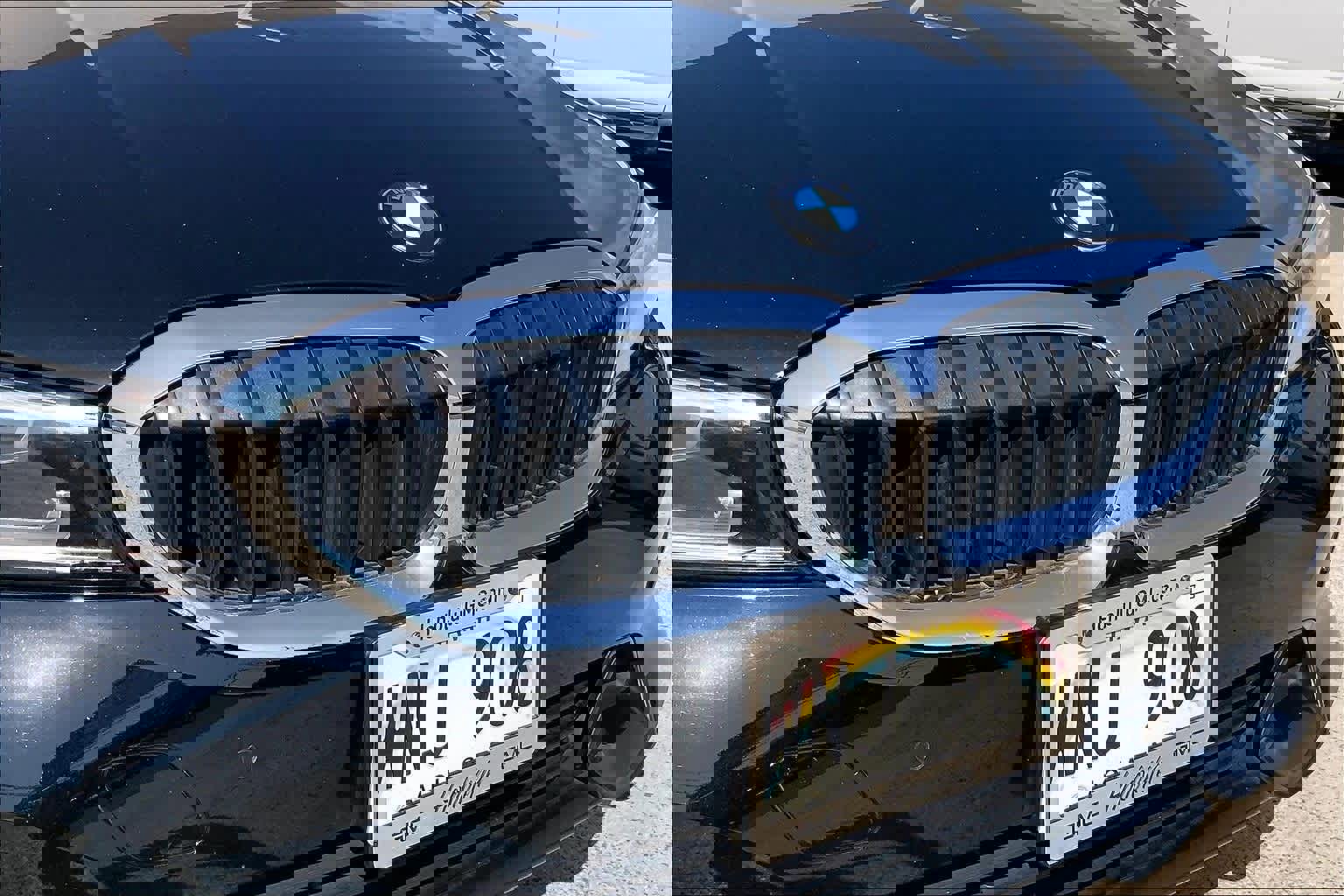 Used 2022 BMW 330i Sedan w/ Driving Assistance Package image 32