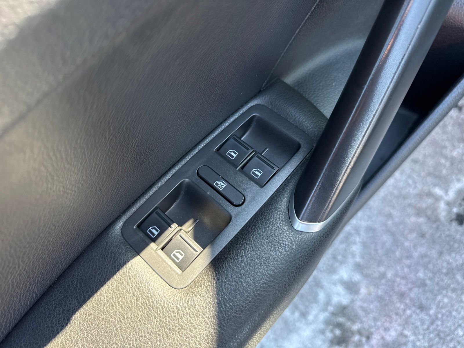 Certified 2021 Volkswagen Passat 2.0T SE image 12