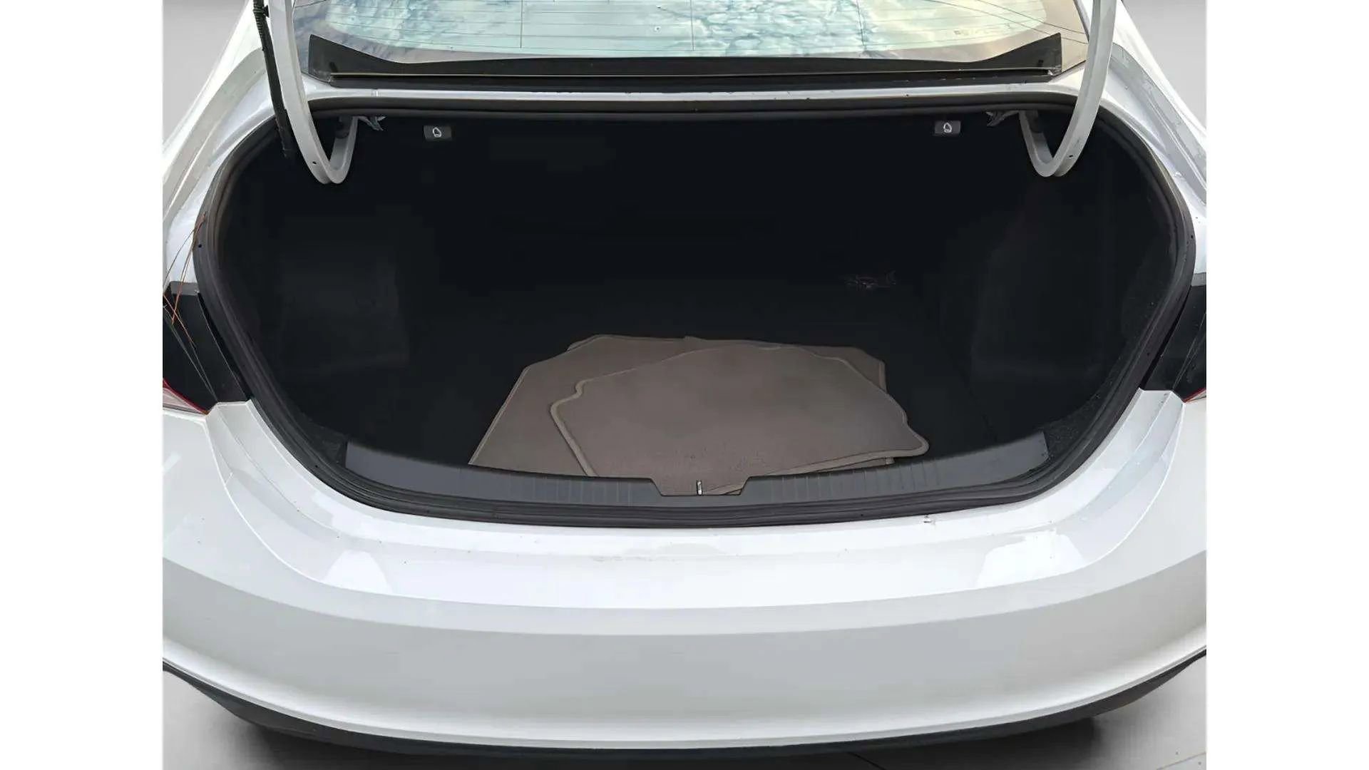 Used 2022 Chevrolet Malibu LT image 15