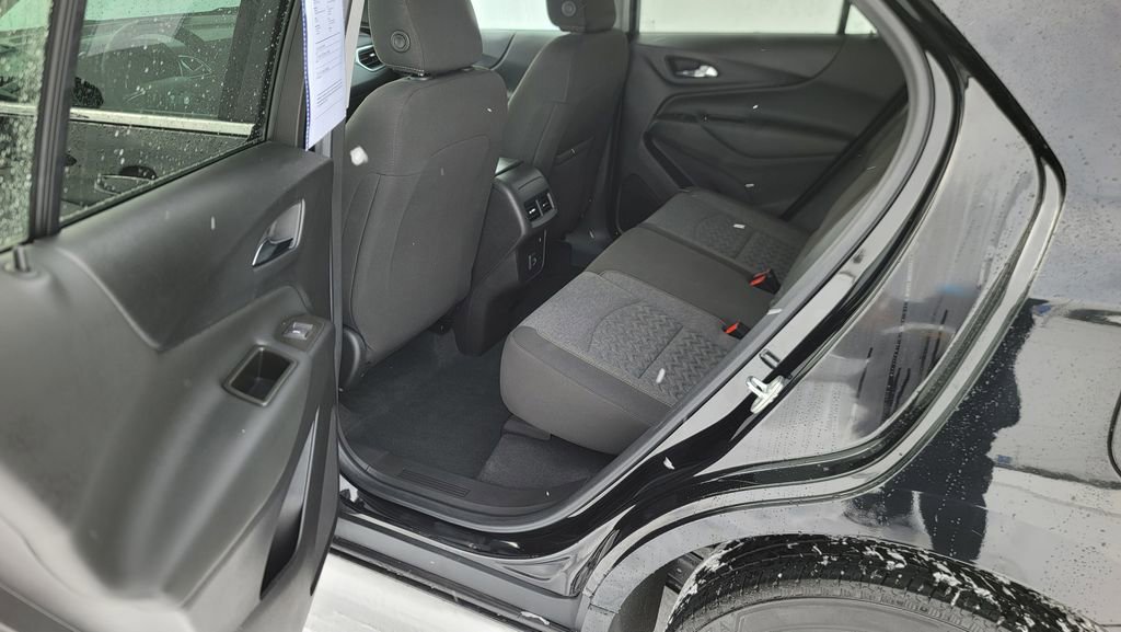 Used 2023 Chevrolet Equinox LT image 25