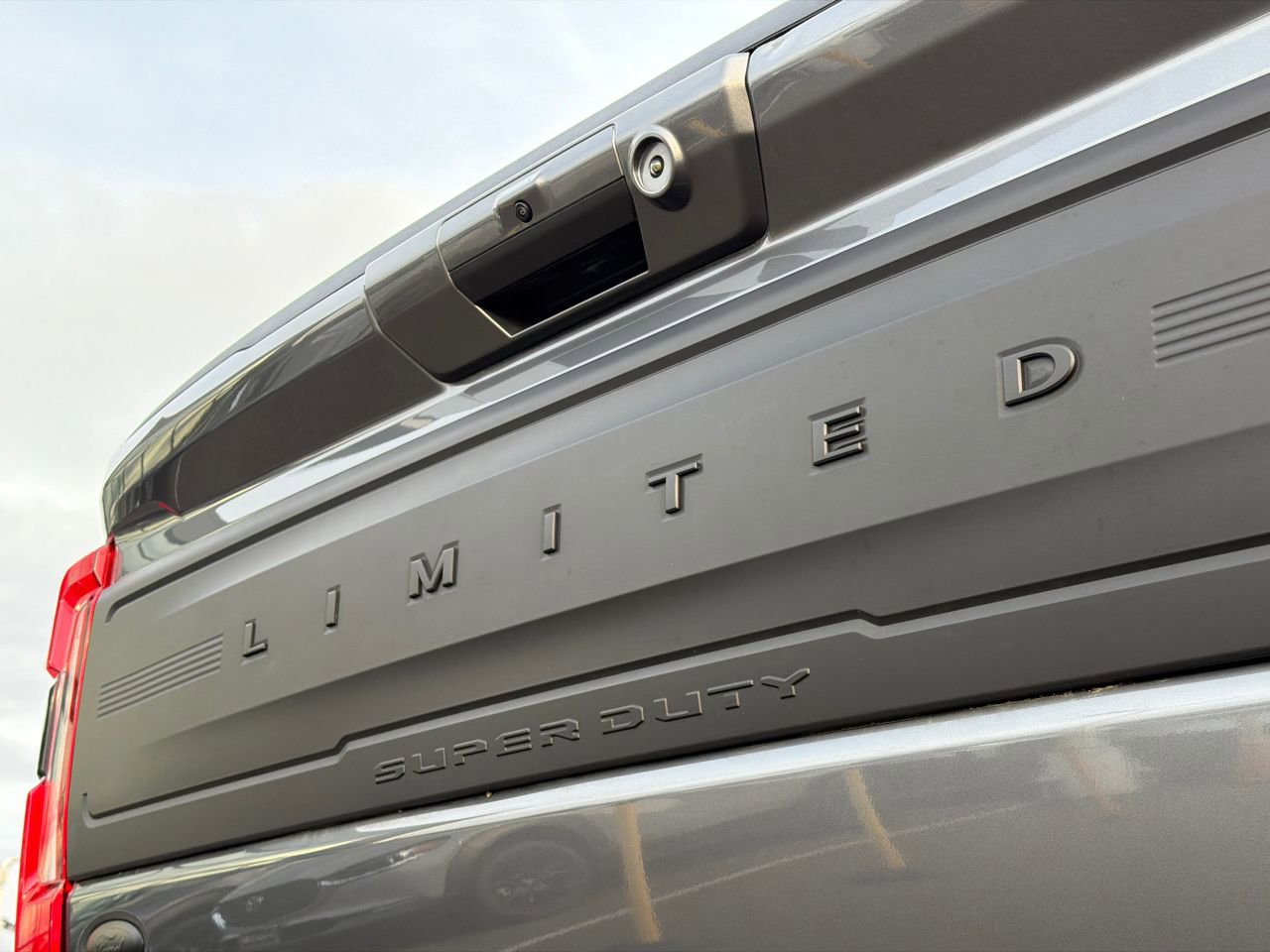 Used 2024 Ford F250 Limited w/ FX4 Off-Road Package image 9