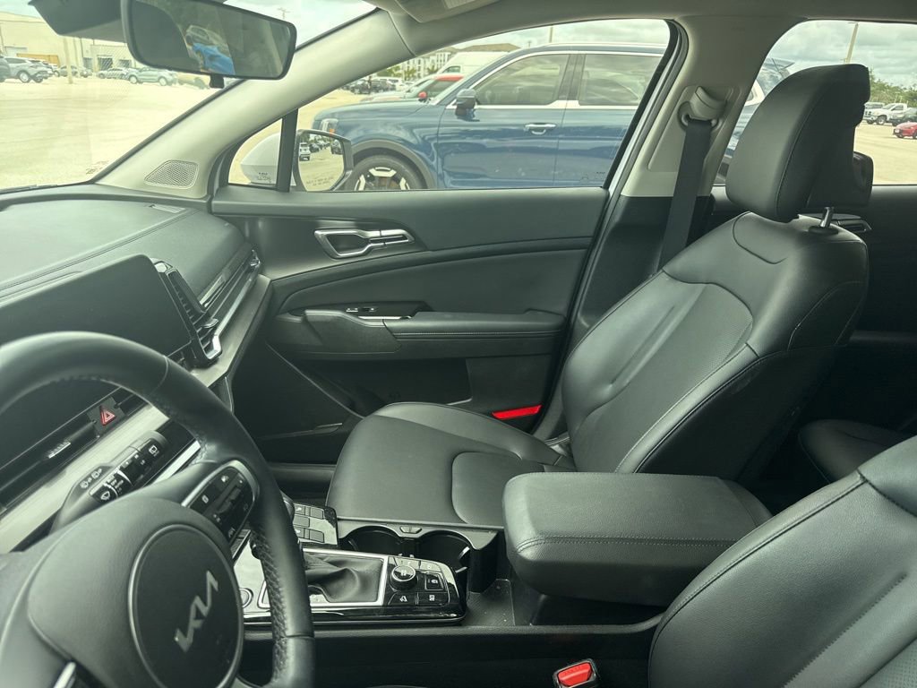 Certified 2023 Kia Sportage EX FWD image 12
