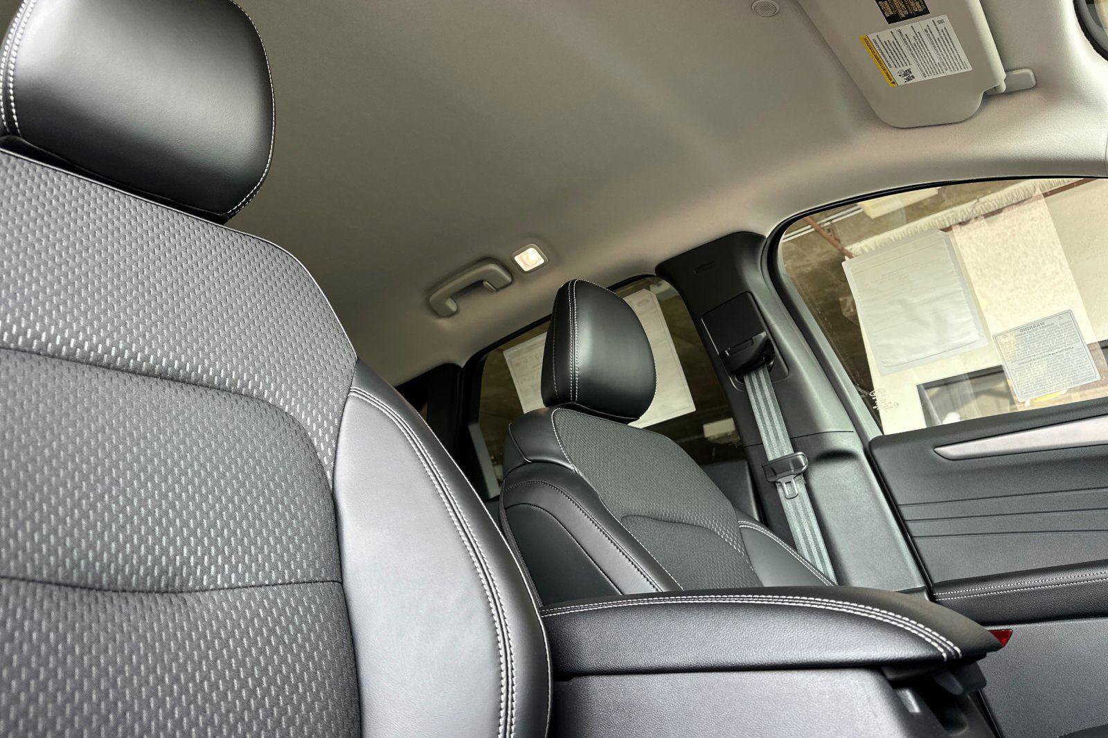 New 2025 Ford Escape SE image 14