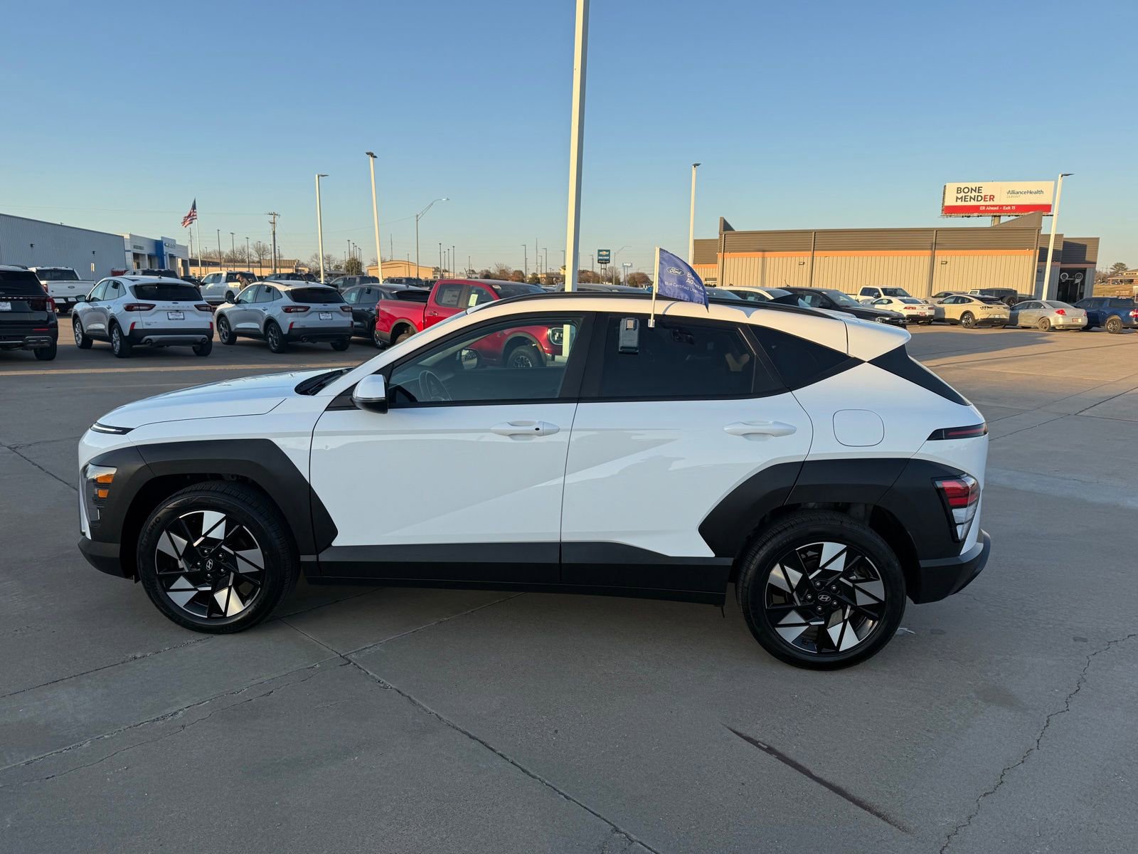 Used 2024 Hyundai Kona SEL image 8