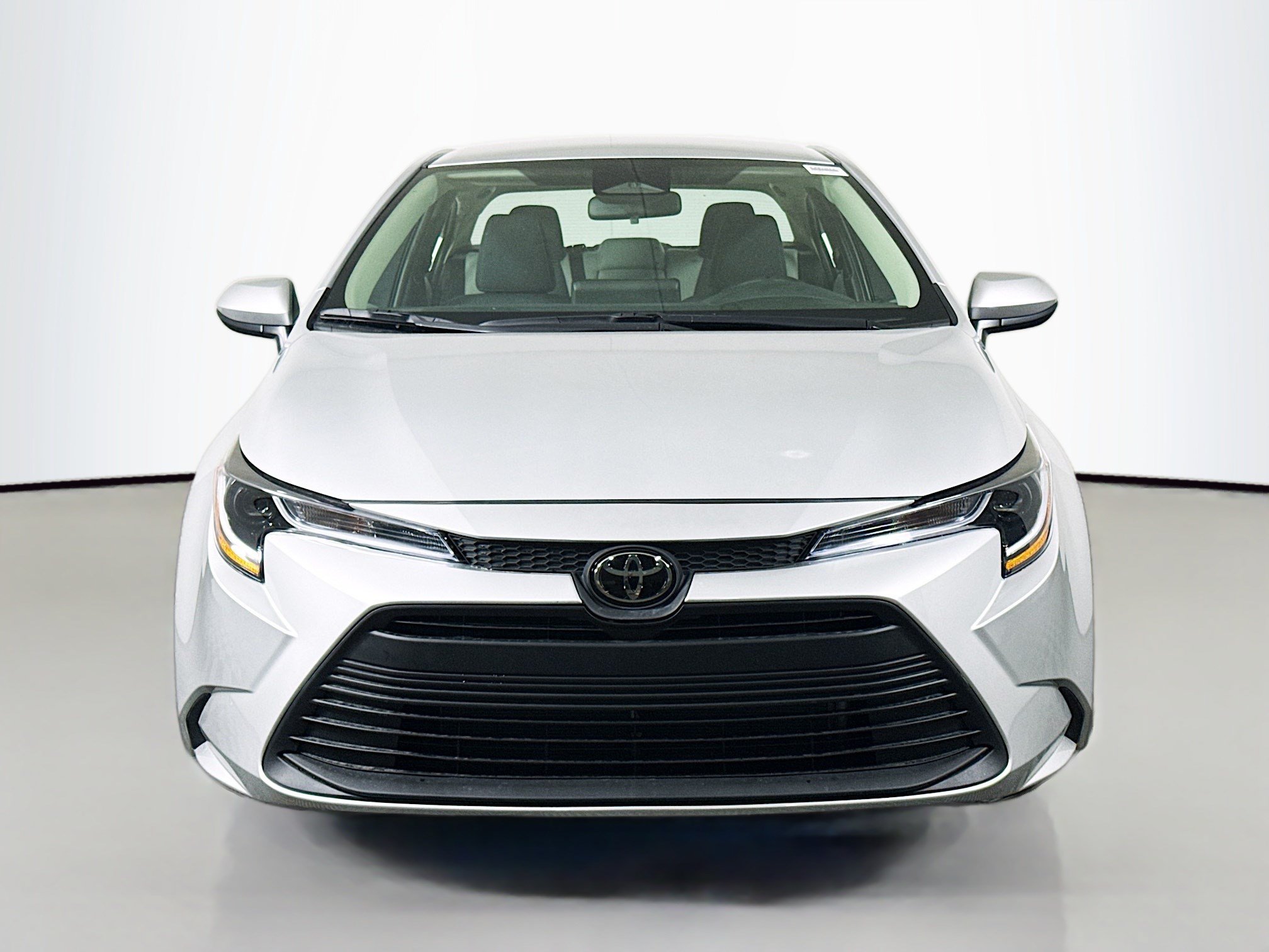 Used 2026 Toyota Corolla LE FWD image 2