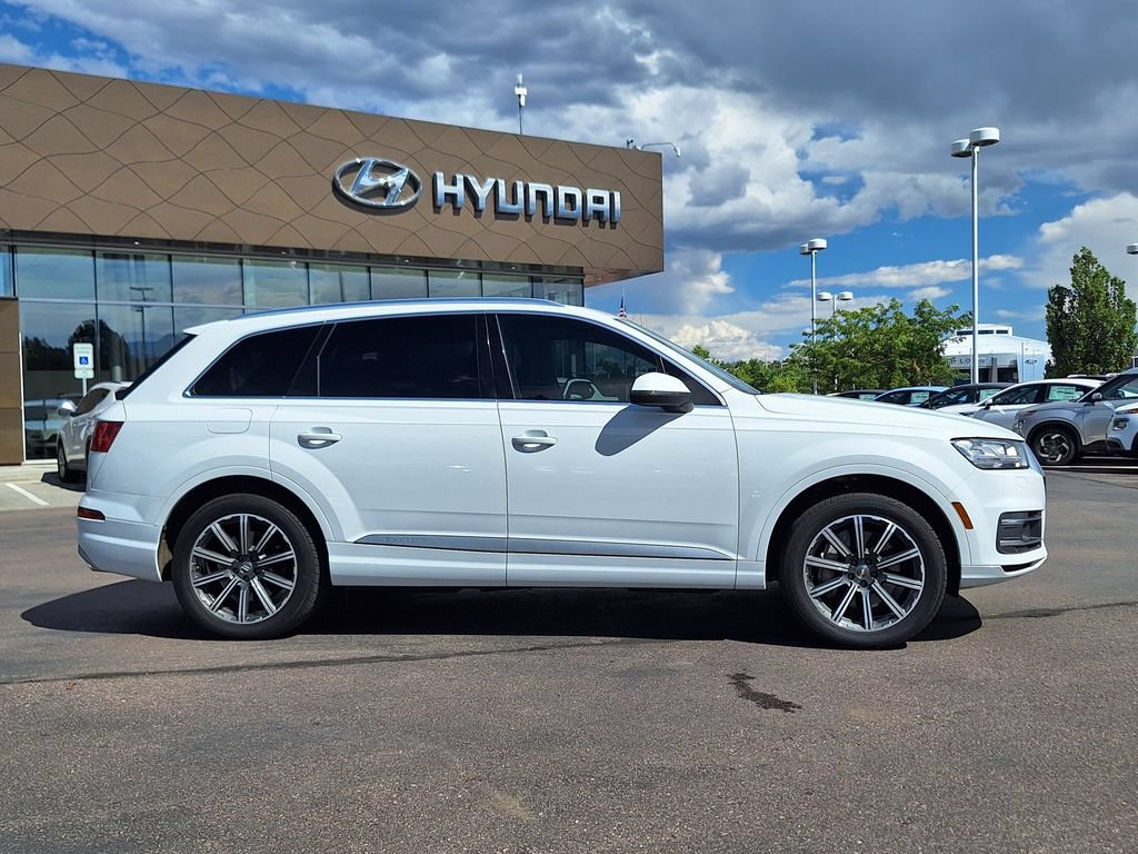 Used 2017 Audi Q7 3.0T Prestige AWD/4WD image 2