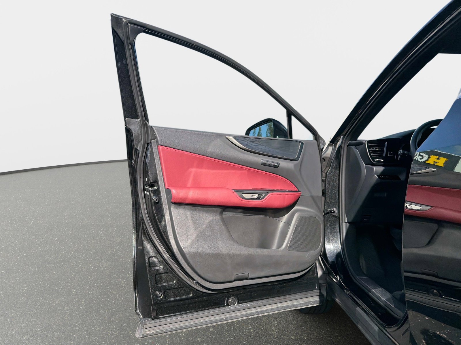 Used 2025 Lexus NX 250 FWD w/ Towing Package (2000 Lbs) image 34