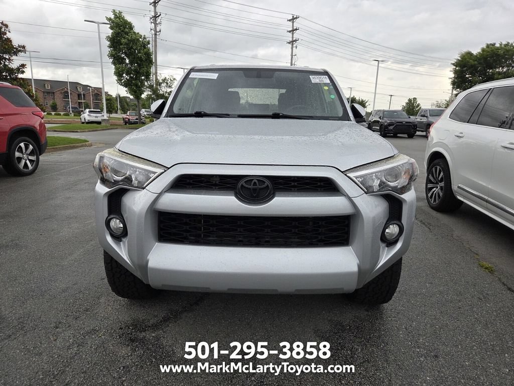 Used 2017 Toyota 4Runner SR5 AWD/4WD image 2