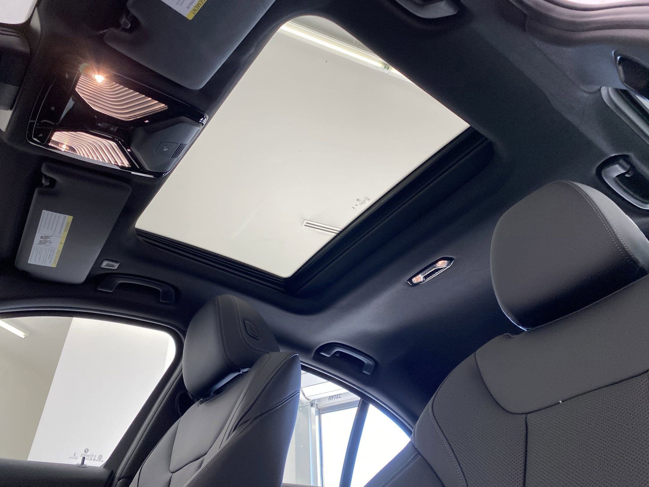 Used 2025 BMW 330i xDrive Sedan w/ Premium Package image 14