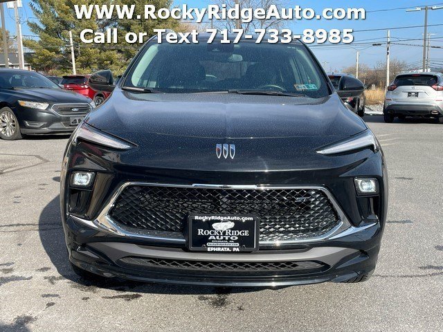 Used 2024 Buick Encore GX Sport Touring AWD/4WD image 2