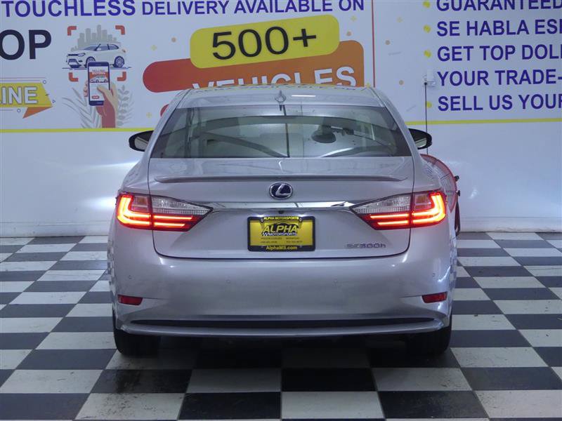Used 2017 Lexus ES 300h w/ Luxury Package FWD image 6