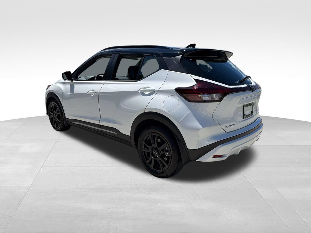 Used 2024 Nissan Kicks SR w/ SR Premium Package FWD image 5