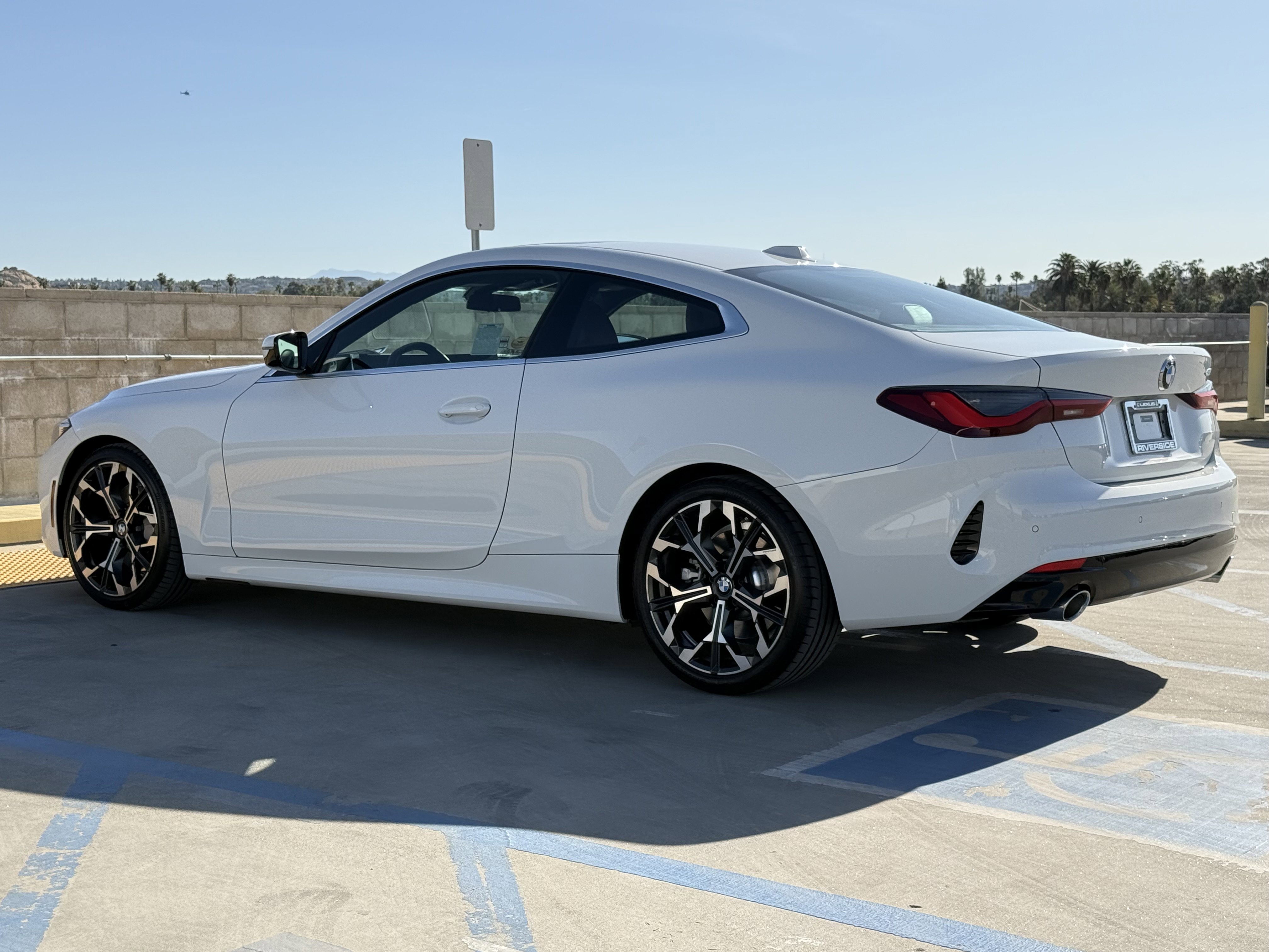 Used 2025 BMW 430i Coupe w/ Convenience Package image 9