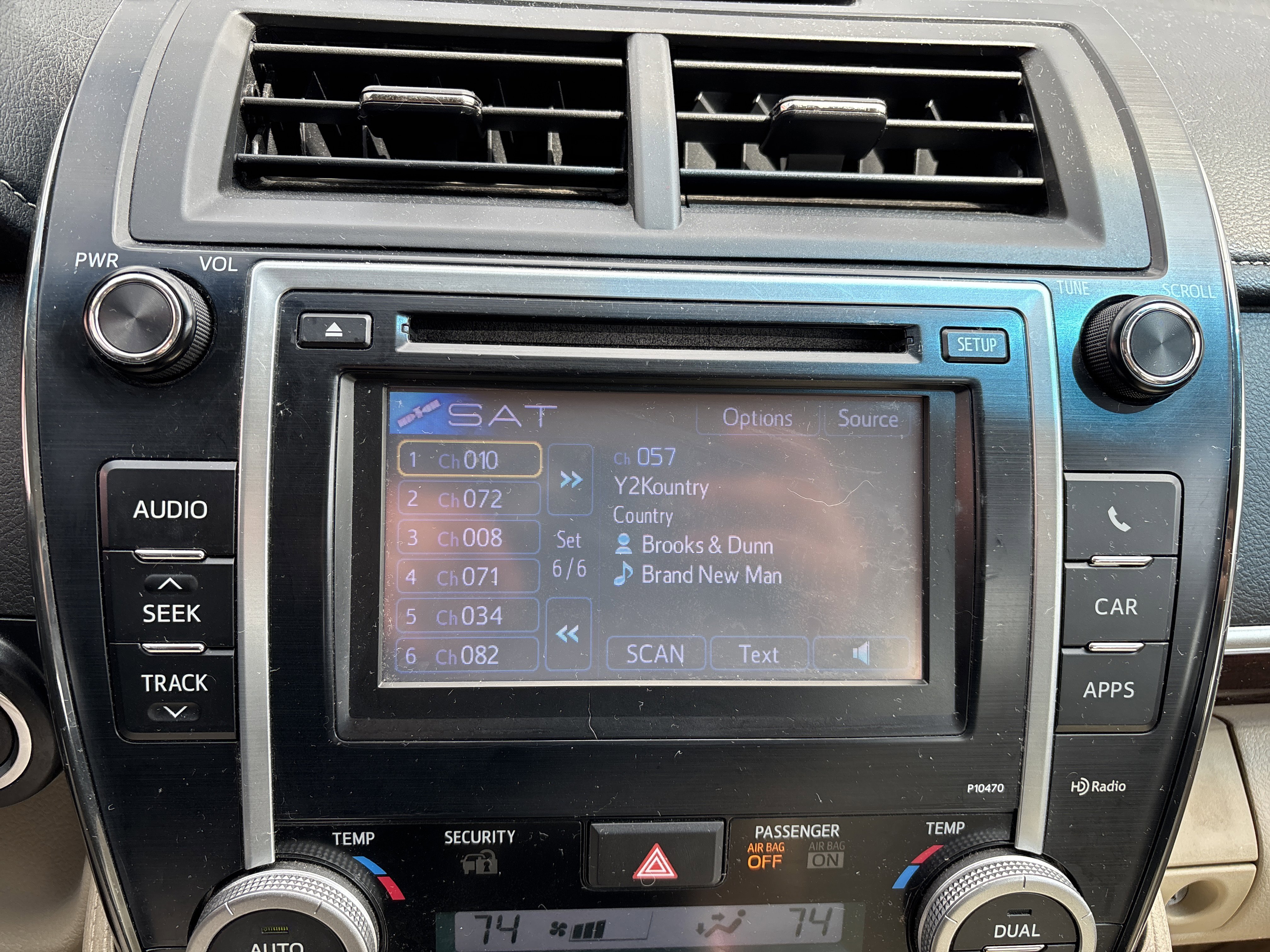 Used 2013 Toyota Camry XLE w/ Convenience Pkg image 25