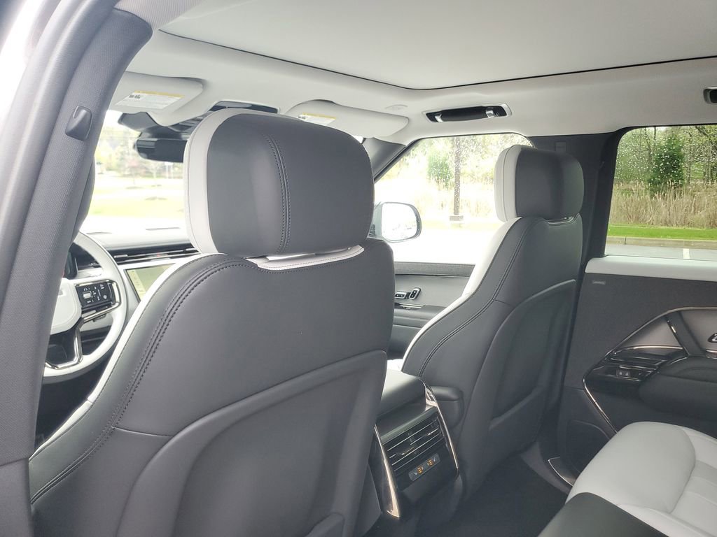 Certified 2025 Land Rover Range Rover Sport Dynamic SE AWD/4WD image 25