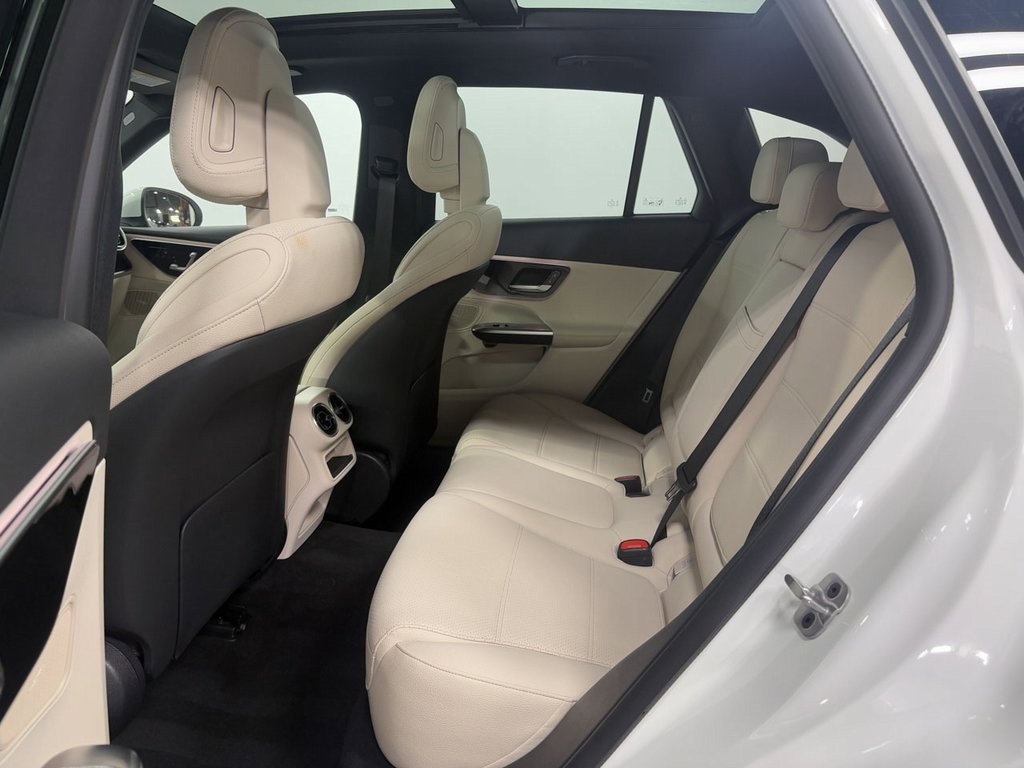 Certified 2025 Mercedes-Benz GLC 300 4MATIC image 23