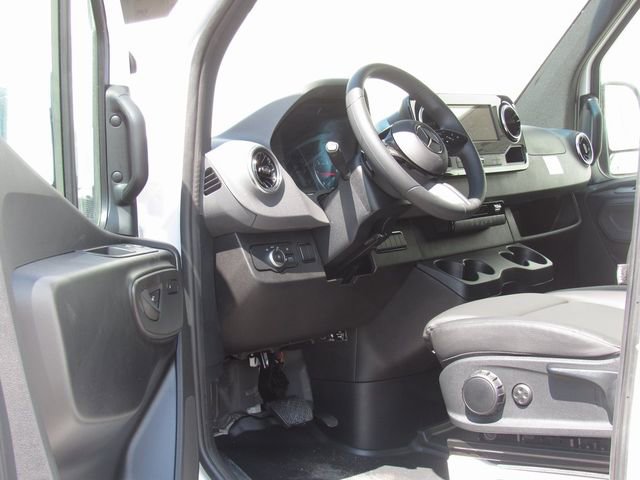 New 2025 Mercedes-Benz Sprinter 2500 image 9