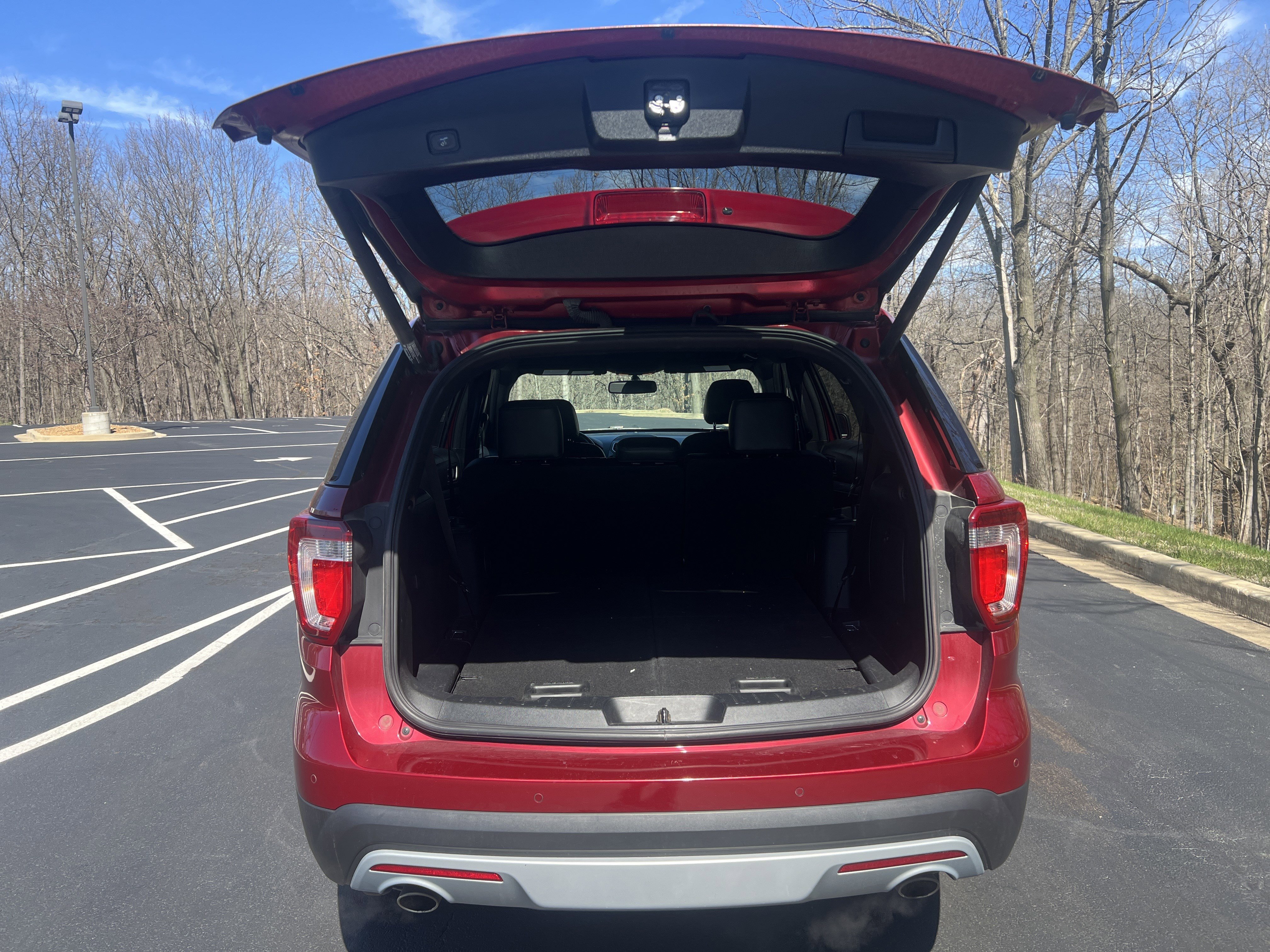 Used 2017 Ford Explorer XLT w/ Equipment Group 202A image 25