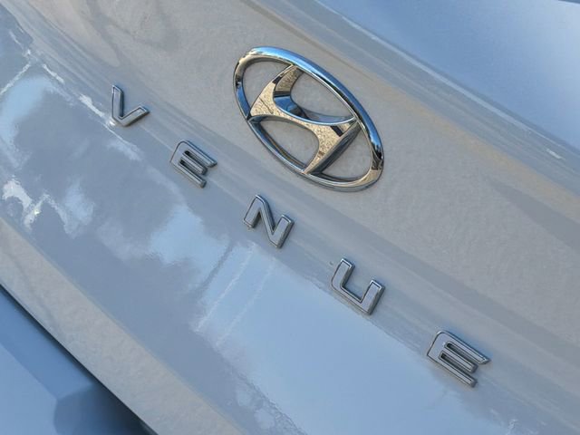 Used 2025 Hyundai Venue Limited FWD image 9