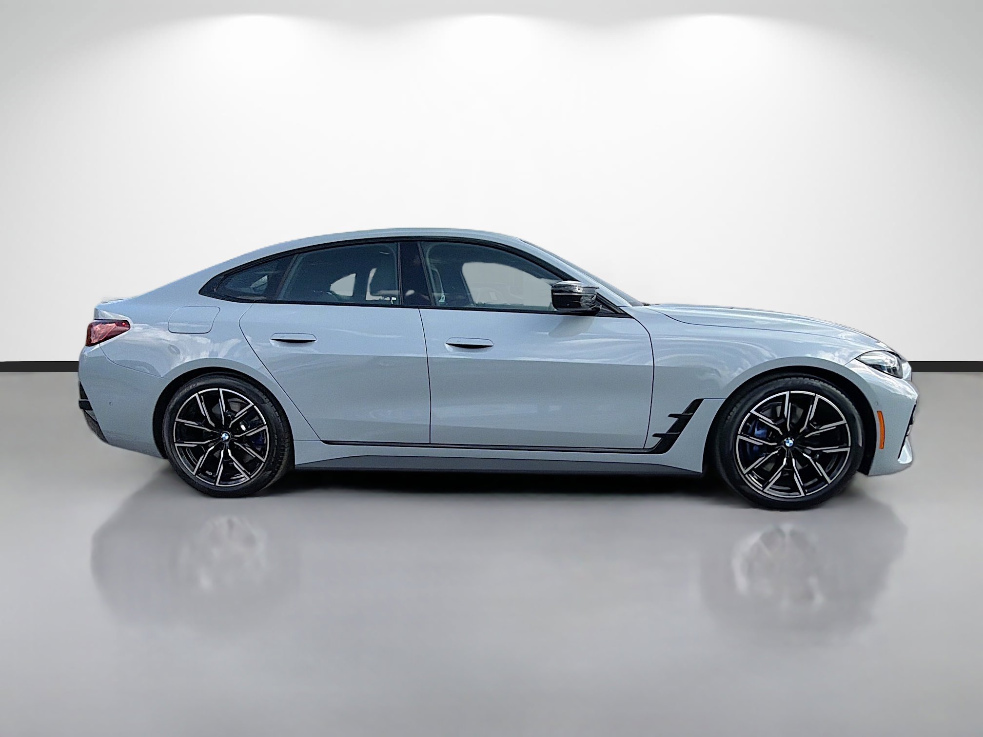 Used 2025 BMW M440i image 2
