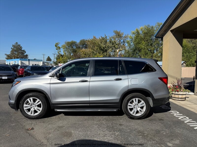Used 2017 Honda Pilot LX image 4