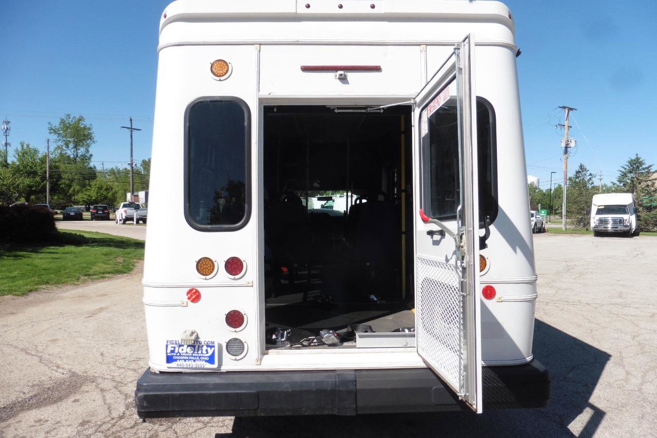 Used 2017 Ford E-450 and Econoline 450 Super Duty w/ Shuttle Bus Prep Package RWD image 30