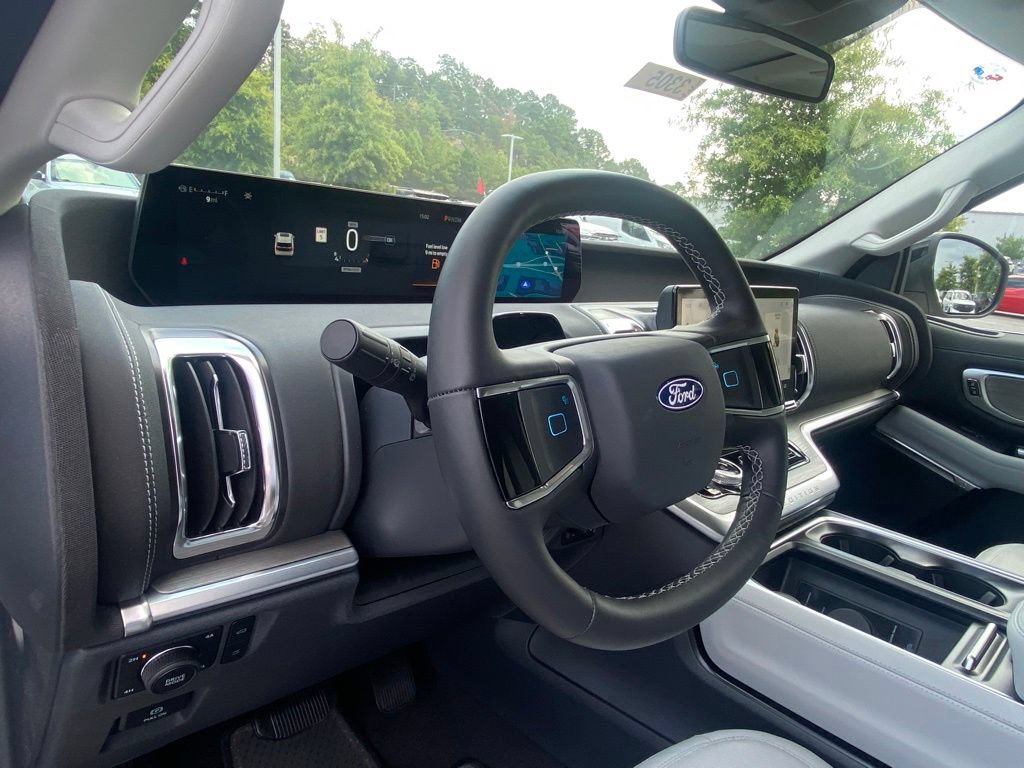 New 2027 Ford Expedition Platinum w/ Platinum Ultimate Package AWD/4WD image 9