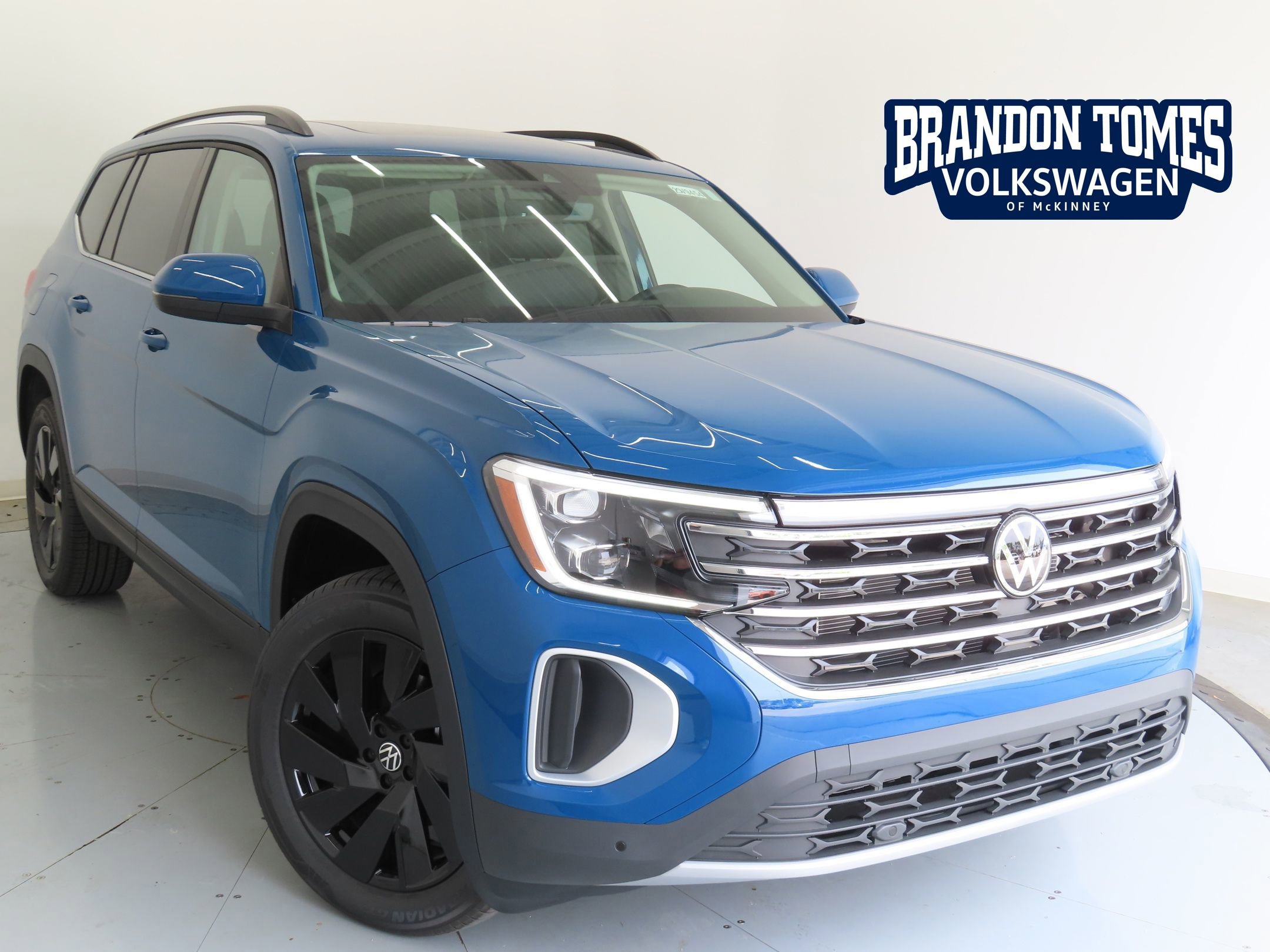 New 2025 Volkswagen Atlas SE FWD image 1