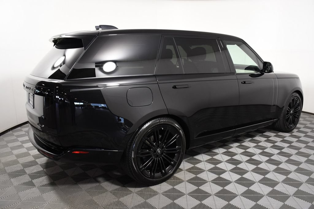 Used 2024 Land Rover Range Rover Long Wheelbase SE AWD/4WD image 7