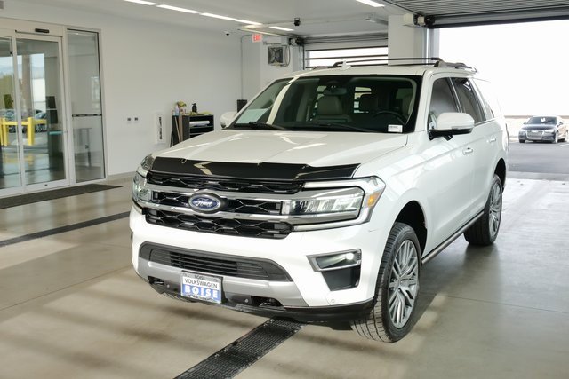 Used 2022 Ford Expedition Limited image 3