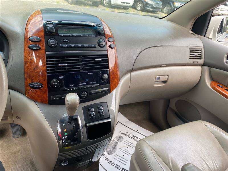 Used 2009 Toyota Sienna XLE w/ Towing Prep Pkg image 14