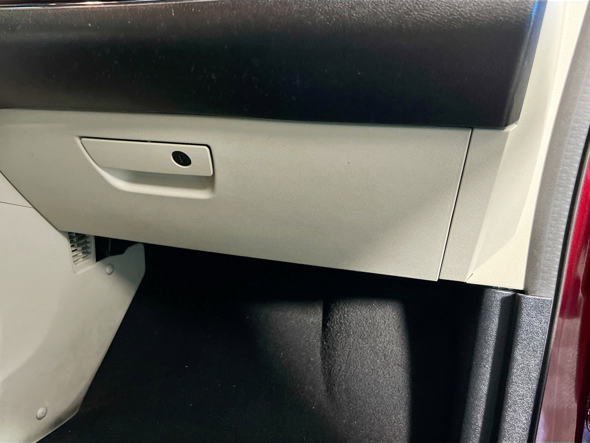 Used 2018 Dodge Grand Caravan SXT FWD image 34