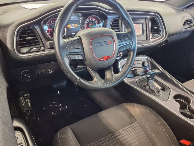 Used 2017 Dodge Challenger R/T RWD image 5