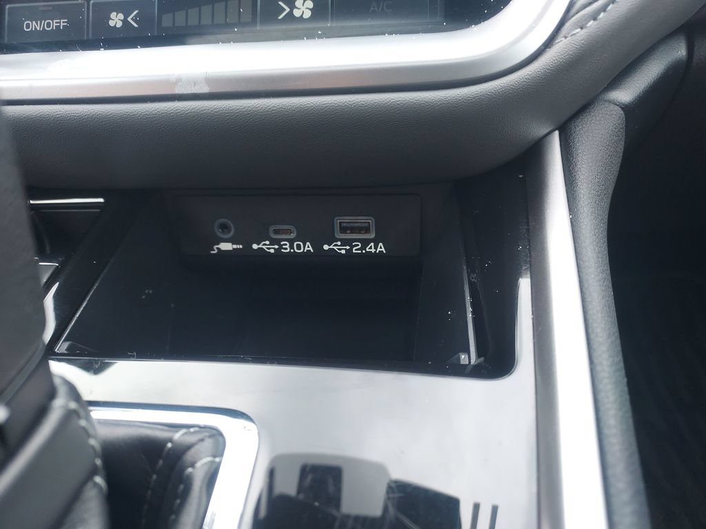 Certified 2025 Subaru Outback Onyx Edition AWD/4WD image 18