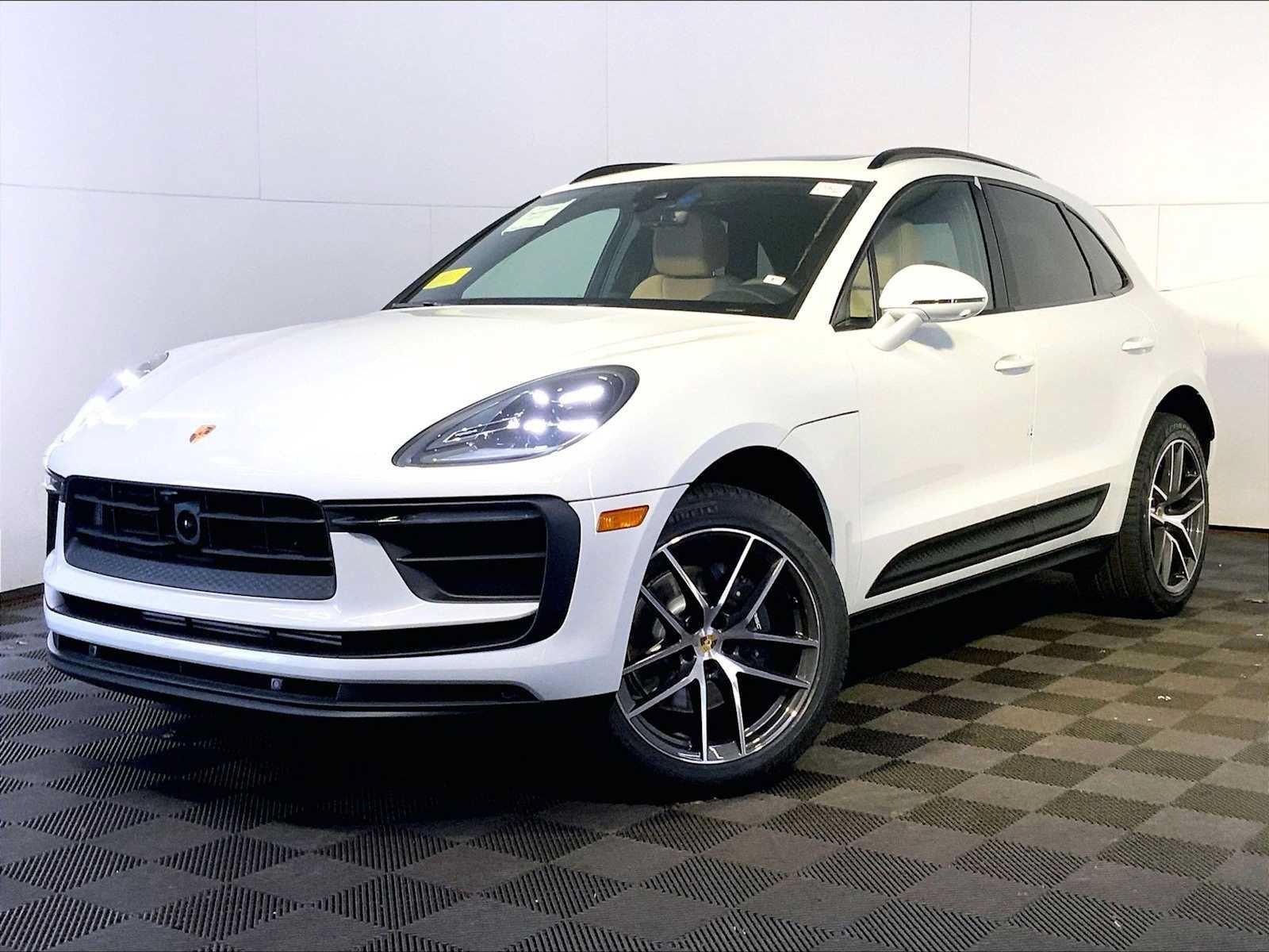 New 2026 Porsche Macan AWD/4WD image 1