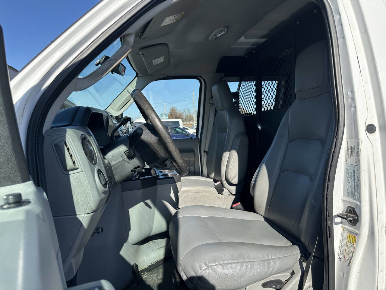 Used 2010 Ford E-150 and Econoline 150 image 13