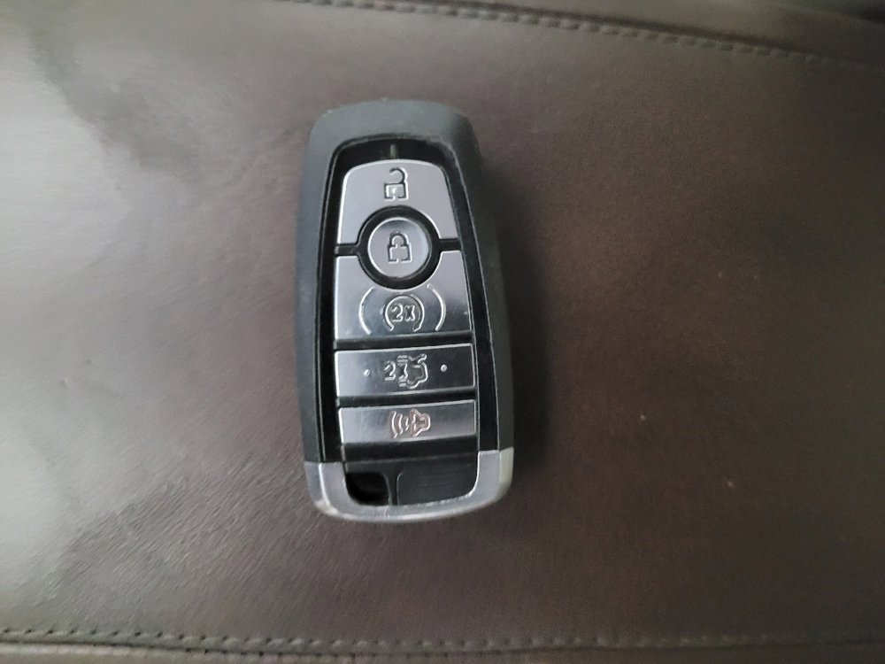 Used 2017 Ford Fusion Platinum image 32