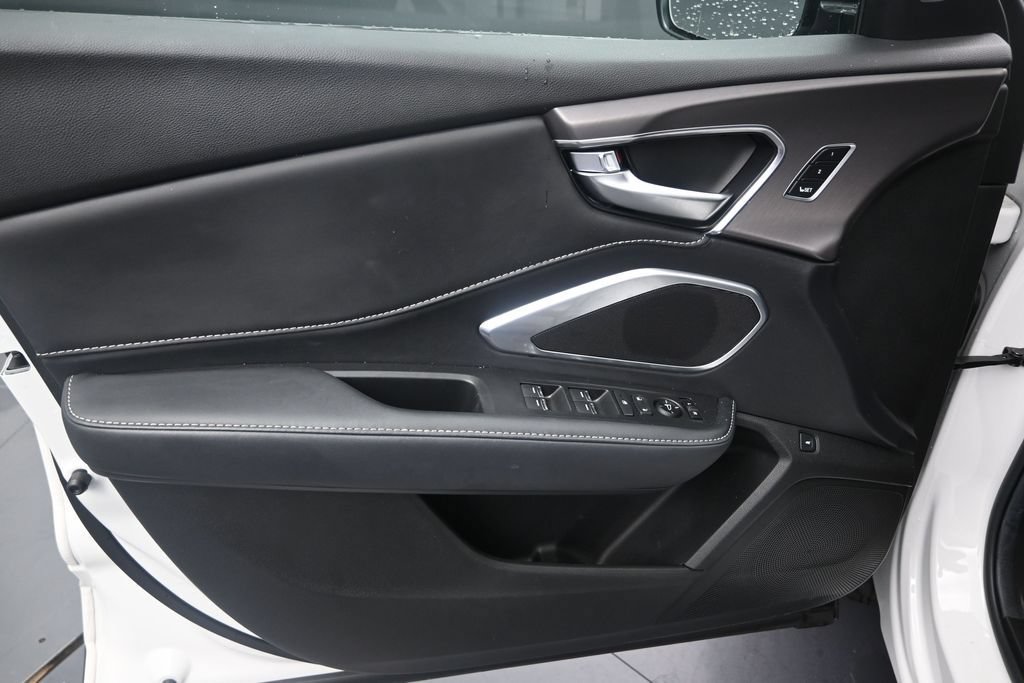 Used 2025 Acura RDX SH-AWD image 10
