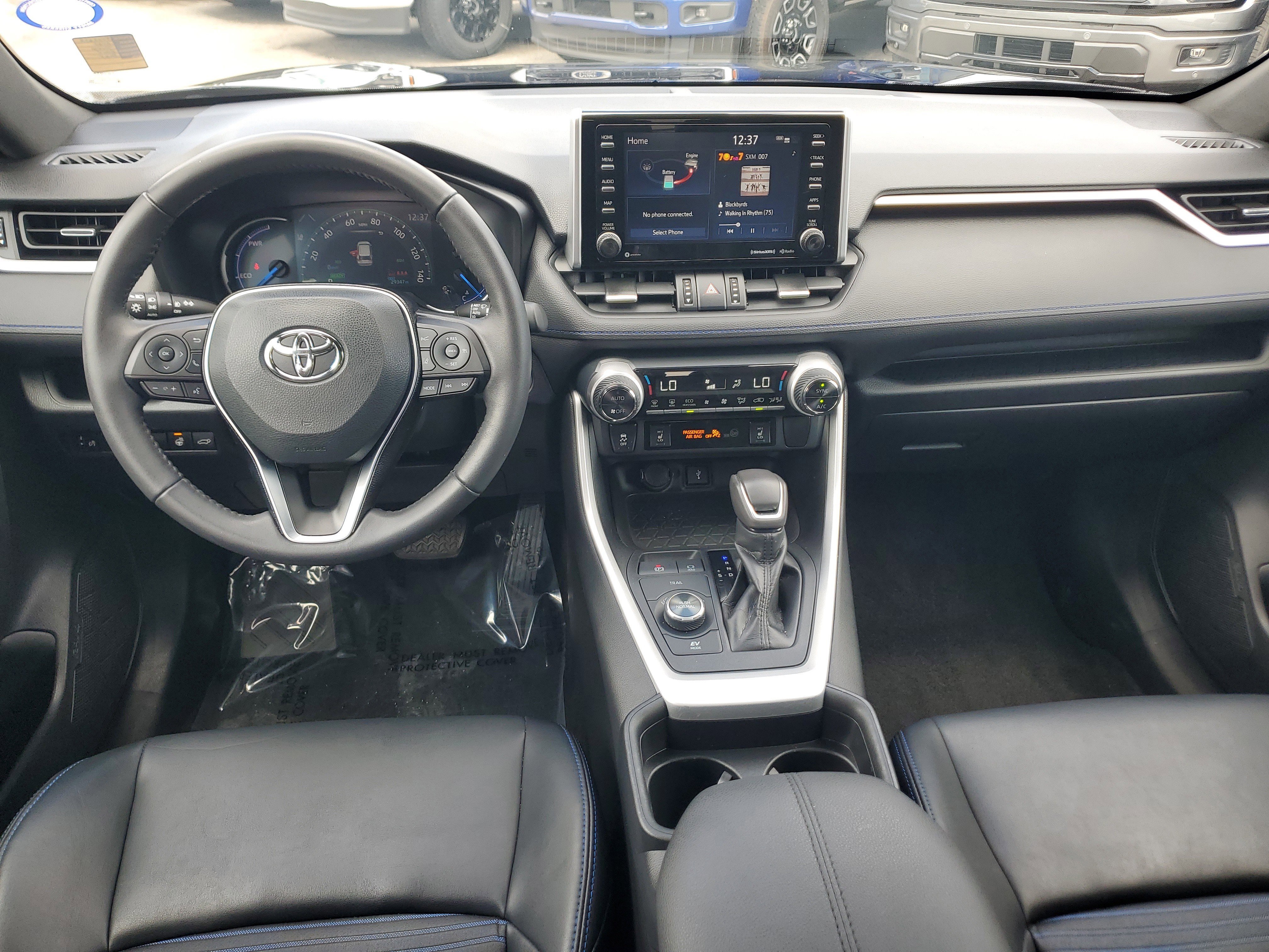 Used 2020 Toyota RAV4 XSE w/ XSE Grade Weather Package AWD/4WD image 17
