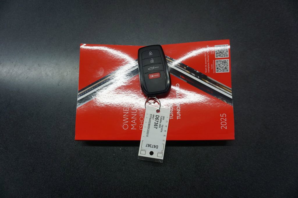 Used 2025 Toyota Tundra Platinum AWD/4WD image 19