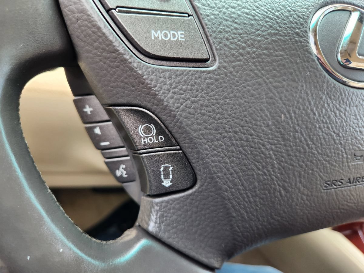 Used 2010 Lexus LS 460 RWD image 28