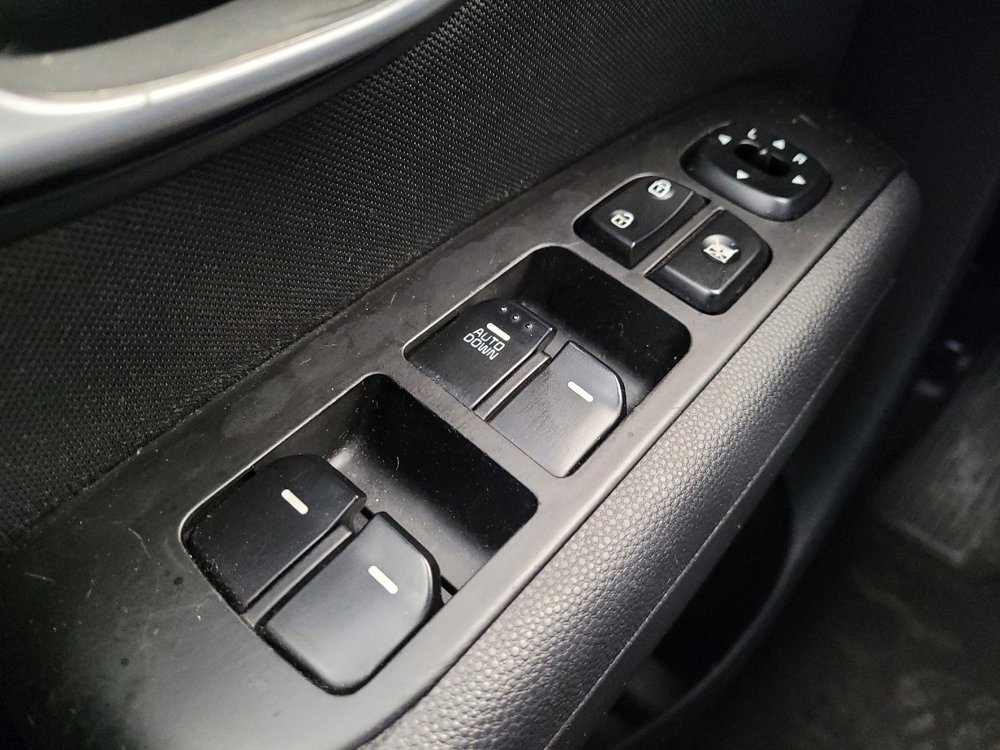 Used 2015 Kia Soul FWD image 27